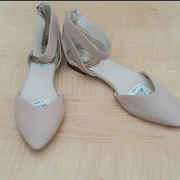 Vince Camuto Shoes - NWT Vince Camuto Shoes